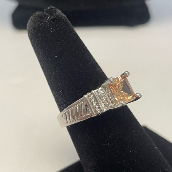 Peach rhinestone and cubic zirconia ring. Stamped JS. Size 6.75 - Picture 4 of 8